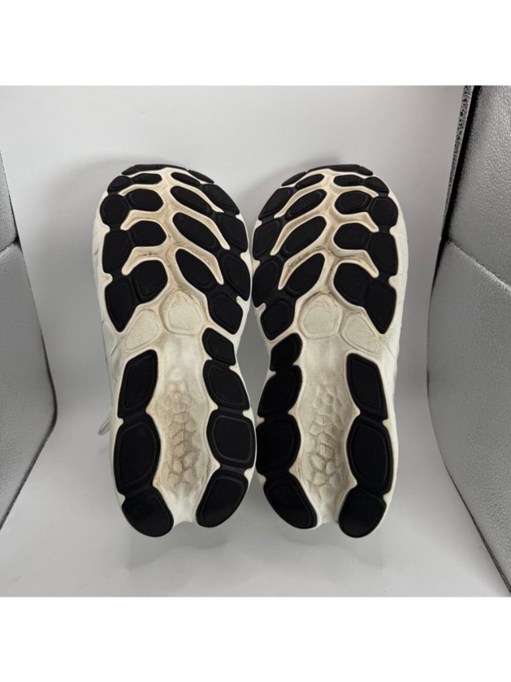 New Balance Fresh Foam X More v4 White Black Running Shoes Size 10 Mens Lightwei - Picture 8 of 9